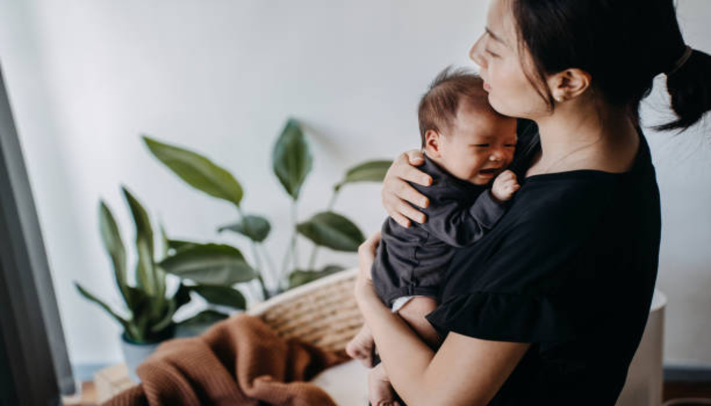 https://media.gettyimages.com/id/1466601347/photo/a-loving-young-asian-mother-carrying-her-newborn-baby-girl-in-arms-consoling-and-comforting.jpg?s=612x612&w=0&k=20&c=bVWCgUDj5UwNEFHJ2RjBXm6V077FsUoSjxv3HESEs8g=