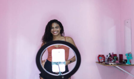 https://media.gettyimages.com/id/1342504485/photo/black-young-woman-filming-herself-dancing-at-home-to-share-on-social-media.jpg?s=612x612&w=0&k=20&c=bWah8DxqP8Colqw7zAtV4n05ABxtbscodqAso8m0CwI=