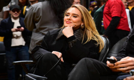 https://media.gettyimages.com/id/2198277578/photo/los-angeles-ca-adele-attends-a-game-between-the-utah-jazz-and-los-angeles-lakers-on-february.jpg?s=612x612&w=0&k=20&c=SL0tcA8l4CykgswCeyJJWL0Mp1iVdV1zTIeU3Asnt7k=