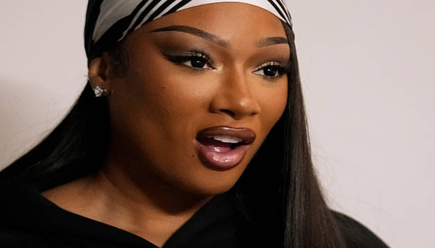 https://media.gettyimages.com/id/2253766742/photo/sacramento-california-megan-thee-stallion-american-rapper-and-songwriter-looks-on-at-half.jpg?s=612x612&w=0&k=20&c=cEdi4eH713KjUaCntuNqQeY3JWs550AQoQ1iH35AeAI=