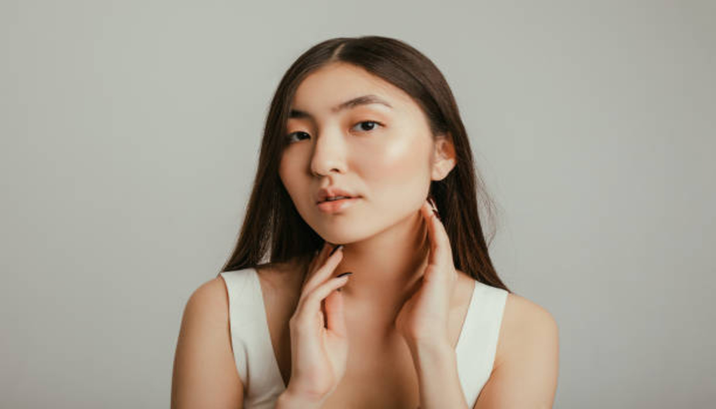 https://media.gettyimages.com/id/2197596405/photo/portrait-of-a-confident-young-korean-woman-with-natural-makeup-and-perfect-skin.jpg?s=612x612&w=0&k=20&c=ot0_y-xeRX14FH2nD75F31NJrXZsgQUQjFmeb4Tcwa4=