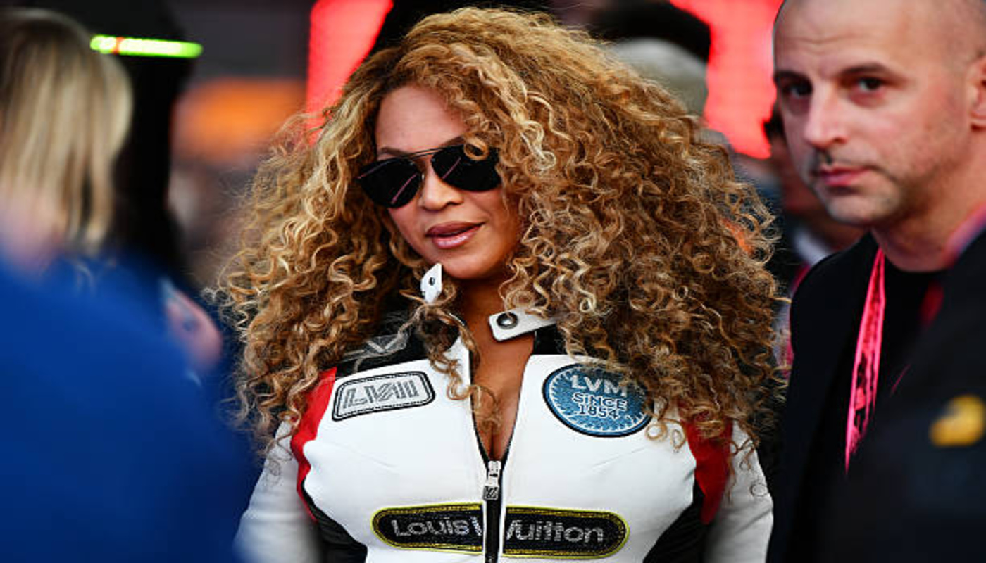 https://media.gettyimages.com/id/2247993546/photo/las-vegas-nevada-beyonce-on-the-pirelli-hot-laps-grid-prior-to-the-f1-grand-prix-of-las-vegas.jpg?s=612x612&w=0&k=20&c=0vn7aUPdBVY1PGI3cbdOZt-KT3WWodRAnmxkTYQJsk0=