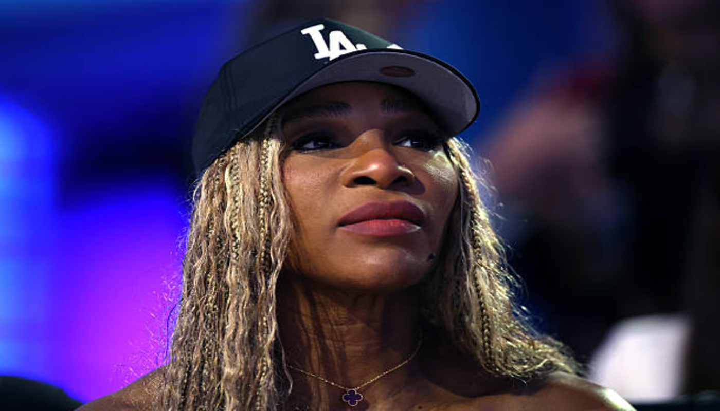 https://media.gettyimages.com/id/2268222314/photo/palm-beach-gardens-florida-los-angeles-golf-club-owner-serena-williams-looks-on-during-the.jpg?s=612x612&w=0&k=20&c=fh5y8Erj2zDqckkjOup-FojEYPmSdSm-hKPywBVFpRw=