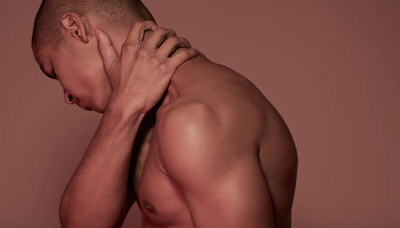 https://media.gettyimages.com/id/962580722/photo/young-man-having-neck-pain.jpg?s=612x612&w=0&k=20&c=3R9QWMGdk7y6kmY6tVL2GfPJaJ9n2m5oh335vFgs-Bc=