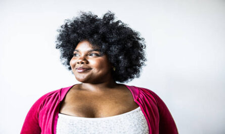 https://media.gettyimages.com/id/2265222824/photo/portrait-of-beautiful-young-woman-in-studio.jpg?s=612x612&w=0&k=20&c=Pik5nDF6Nx6A5RRAXCfBBXEOG9R15ZAFEfWWwwTQbr8=
