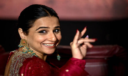 https://media.gettyimages.com/id/2271685789/photo/bollywood-actress-vidya-balan-attends-the-trailer-launch-of-her-upcoming-indian-film-raja.jpg?s=612x612&w=0&k=20&c=wCZ7jxgC-b6DVJUPSCkdeB015D0Nk7VBN061eqZBIo0=