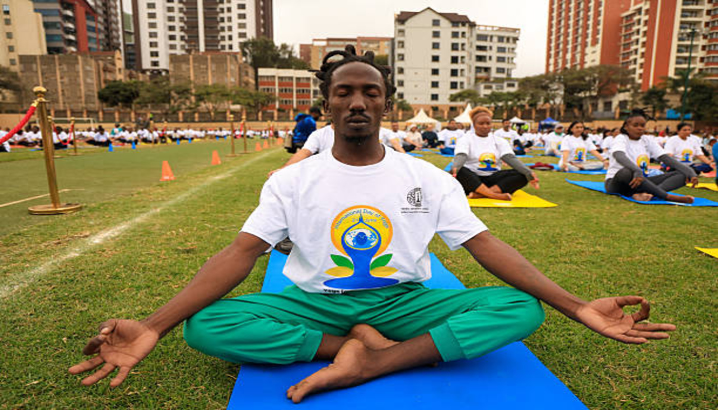 https://media.gettyimages.com/id/2282091220/photo/nairobi-kenya-people-participate-in-a-mass-yoga-session-marking-international-yoga-day-in.jpg?s=612x612&w=0&k=20&c=9kF41T7hFLM3ul26gm_a8NU0by0a_oI-khfvNAu9Kas=