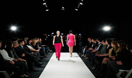 https://media.gettyimages.com/id/138488993/photo/two-models-on-catwalk-during-fashion-show.jpg?s=612x612&w=0&k=20&c=mJ3AOOB6UpOd2Zd9WQYC8hkumS9wZQcCwCfhTRRKjGI=
