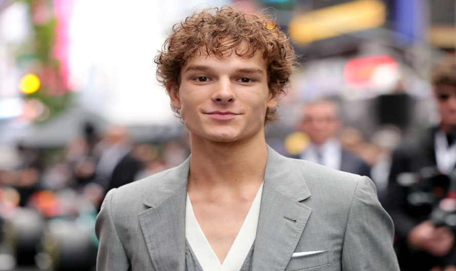 The Cultural Weight of Being Labeled a “Heartthrob”