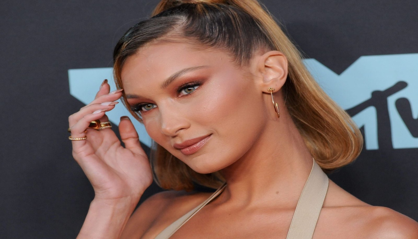 https://fashionmagazine.mblycdn.com/fm/resized/2019/11/1600x1200/GettyImages-1164343186.jpg
