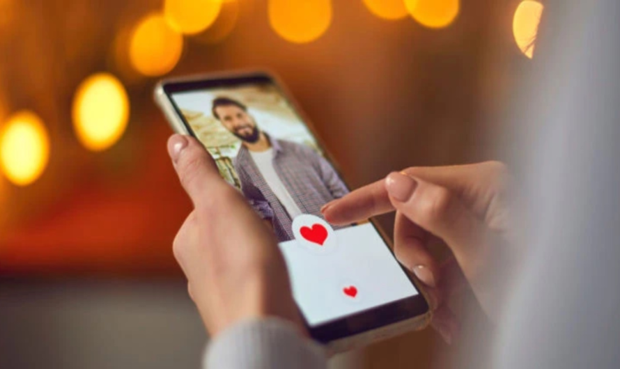 Why Dating Apps Intensify Body Comparison Anxiety